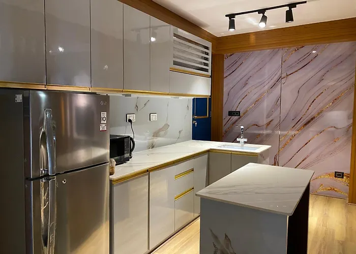 101 North End Luxury